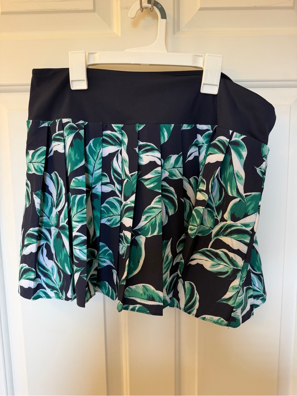 Tommy Bahama Everyday Active Navy skort with palm design Large